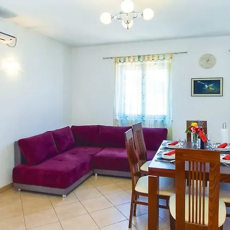 Two-bedroom In Lägenhet *